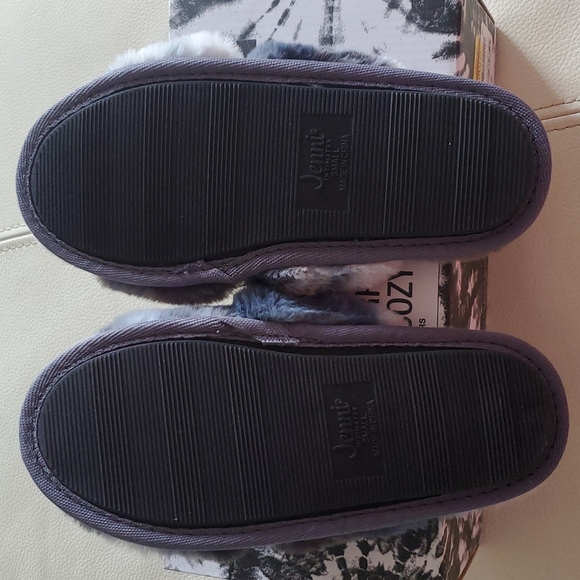 P2012   Jenni Women's Crisscross Faux Fur Slide Box Slipper Size Small 5-6 - Picture 5 of 11